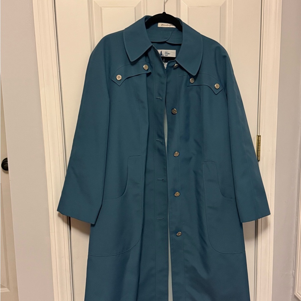 Vintage Trench Coat in perfect condition